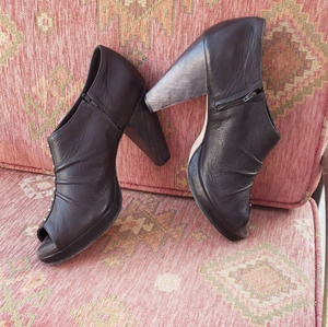 Colleen Cordero booties‎